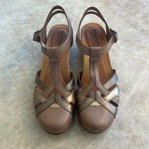 New Rockport Cobb Hill Aubrey heeled sandals. 9.5